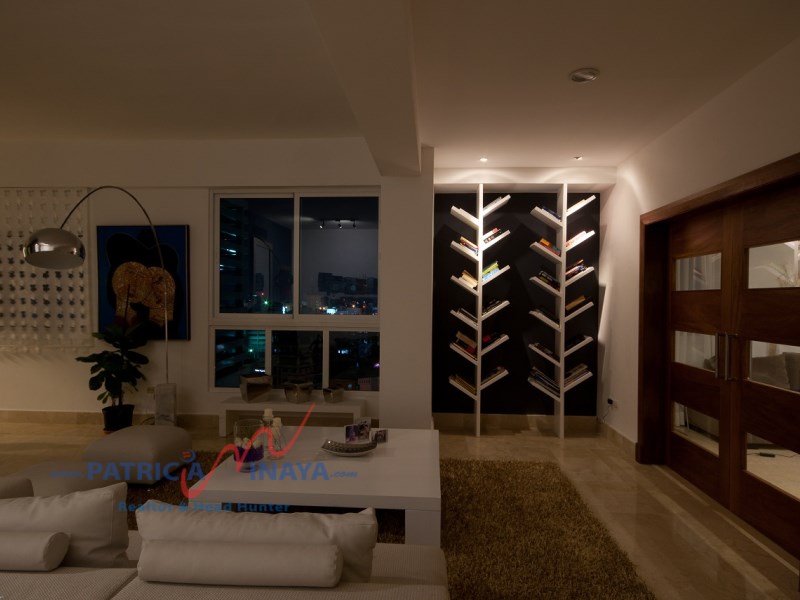 Vendo / Alquilo penthouse en Naco, con 530 m2 de área total